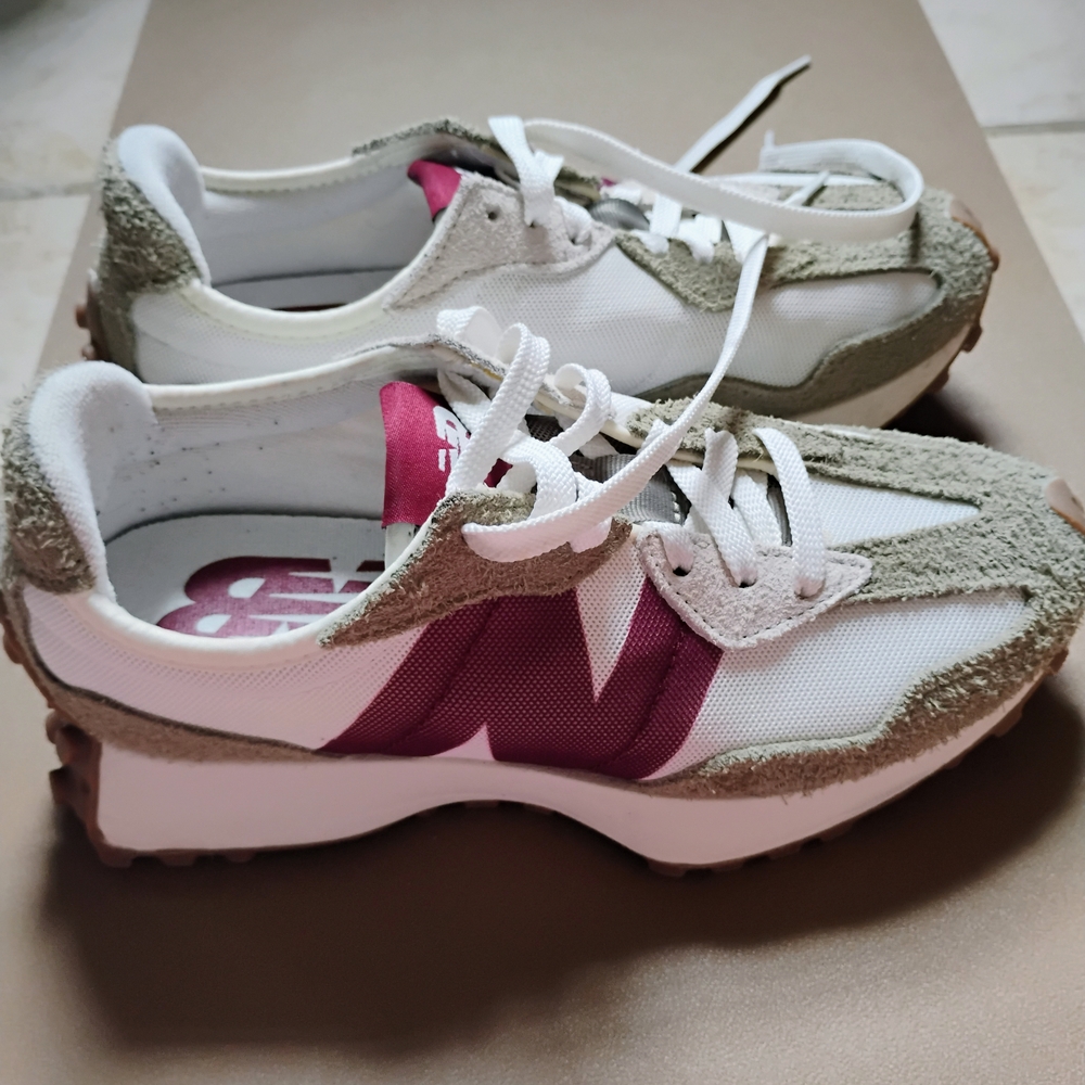 New Balance White and Pink Sneakers Retro-Inspired Design